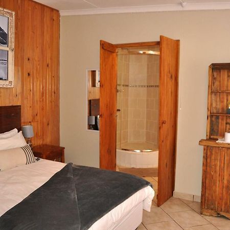 Obelix Guesthouse Lüderitz Exterior foto